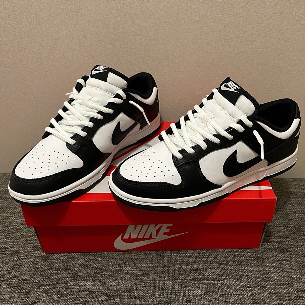 NIKE Panda Dunk Low Retro with SB Shoelace